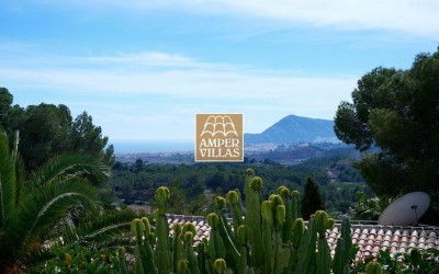 Уютная вилла с прекрасным видом на море и Альтею.